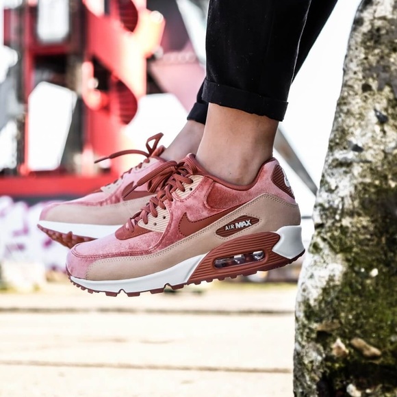 Nike Air Max 90 Velvet Dusty Peach NWT - Picture 2 of 14